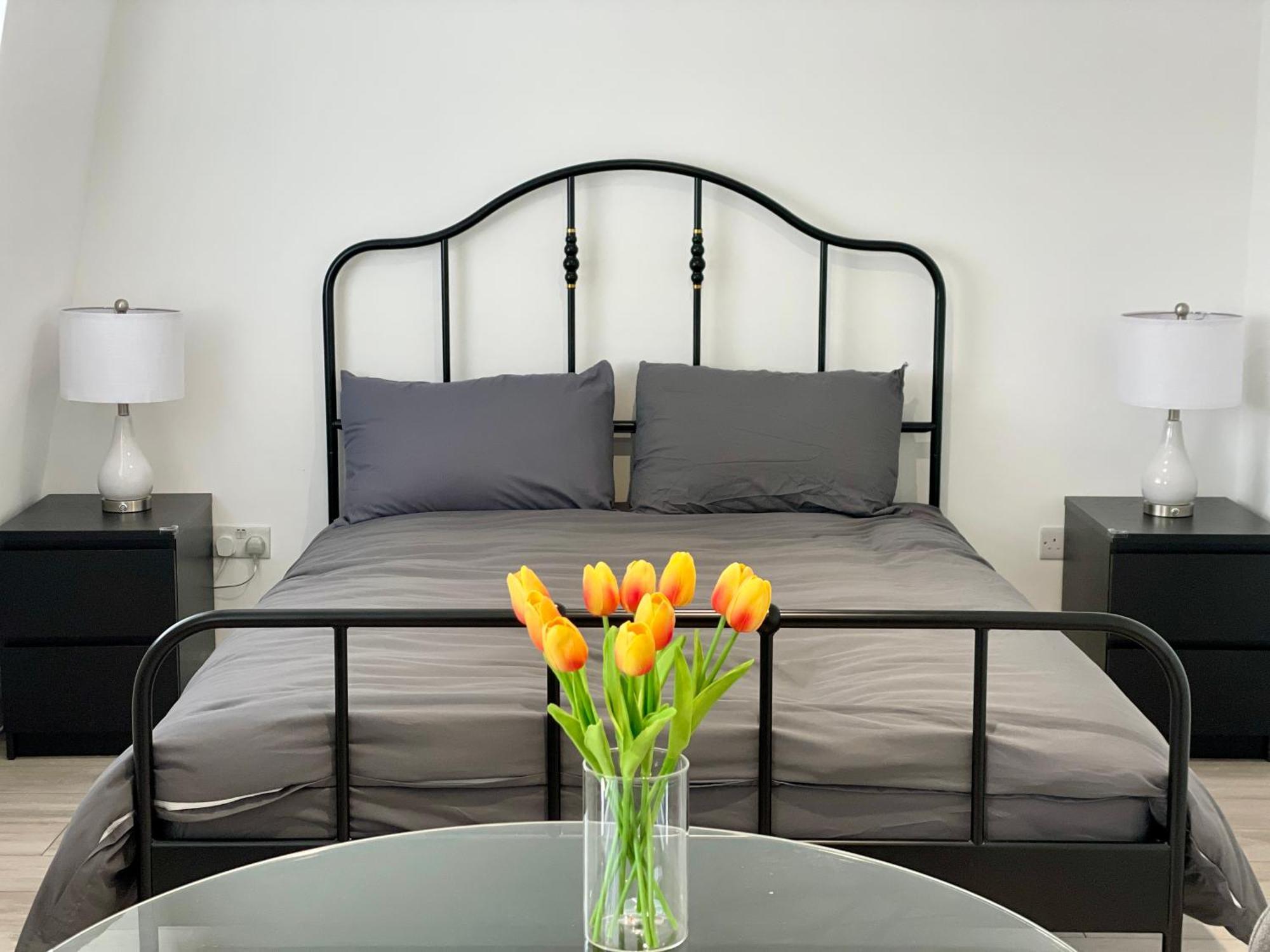 Two Rooms, Balcony, Private Bathroom Londres