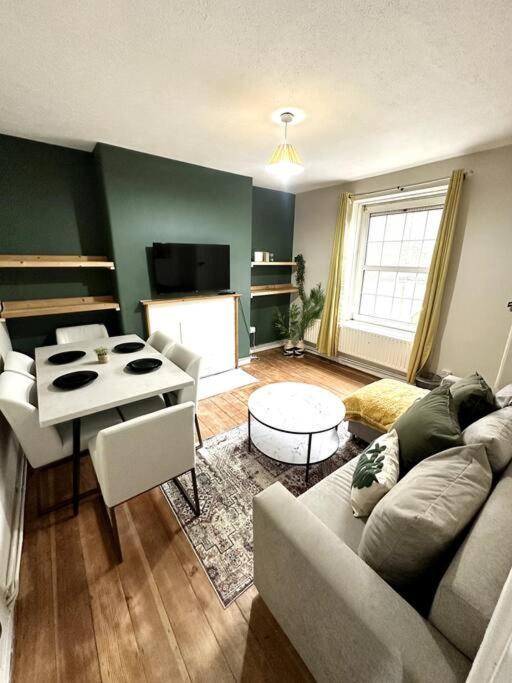 Quirky 3 Bedroom Flat In Shoreditch Londres