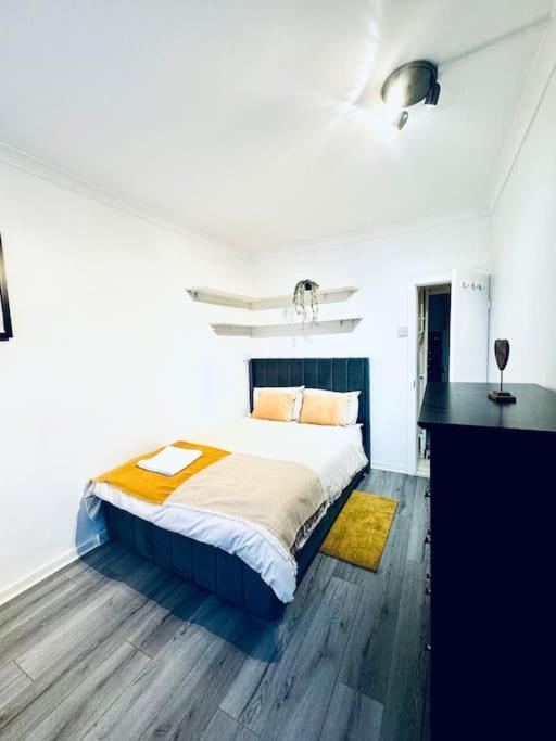 Spacious 3 Bedroom Flat * Londres