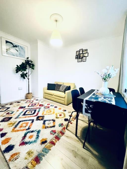 Spacious 3 Bedroom Flat Appartement