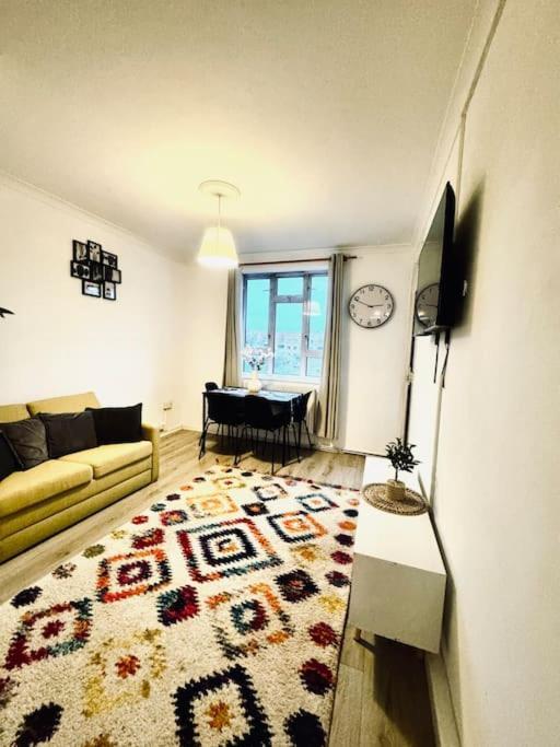 Spacious 3 Bedroom Flat Londres