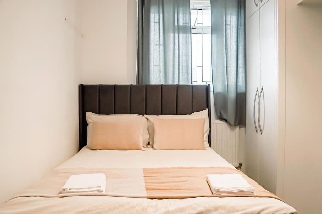 Spacious 3 Bedroom Flat * Londres