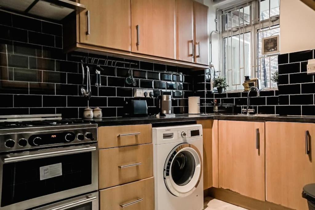 Spacious 3 Bedroom Flat Appartement *