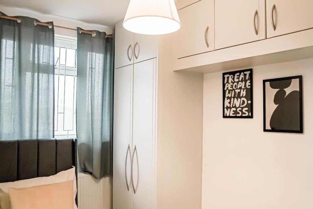 Spacious 3 Bedroom Flat Appartement Londres