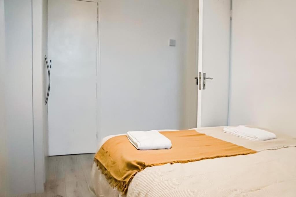 Spacious 3 Bedroom Flat * Londres