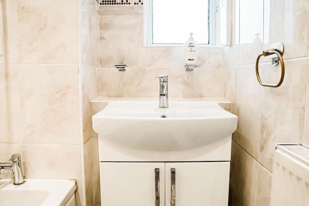 Appartement Spacious 3 Bedroom Flat *