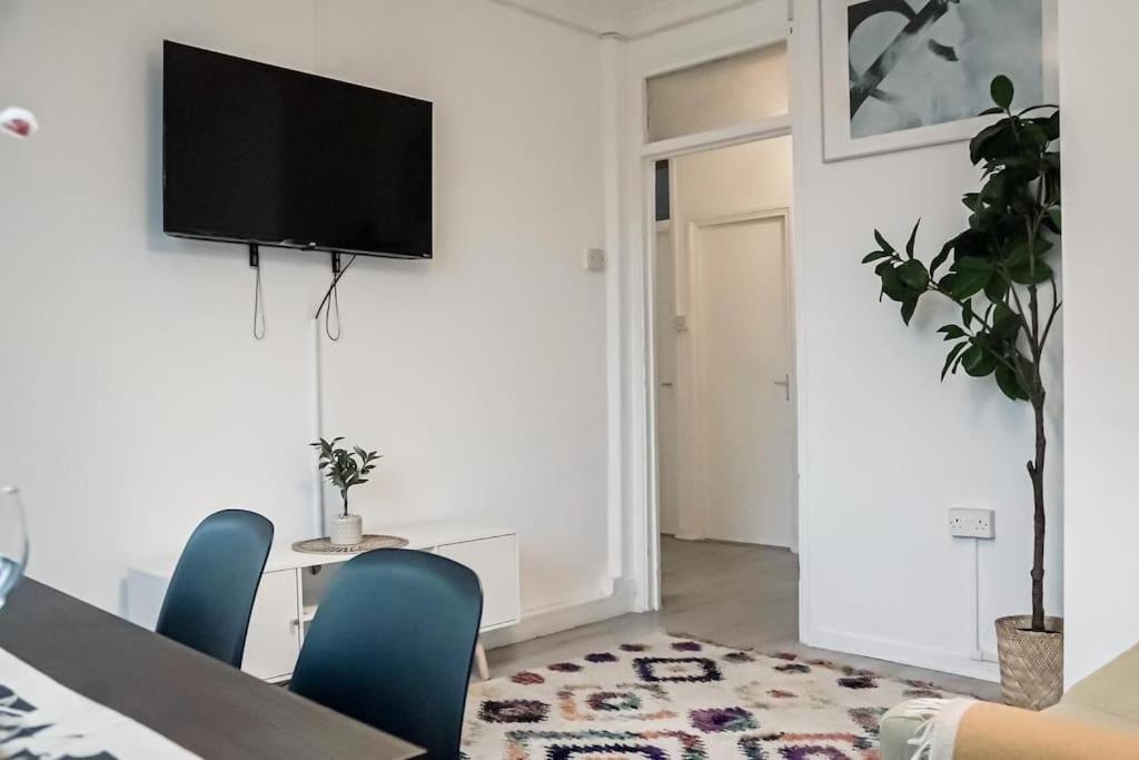 Spacious 3 Bedroom Flat Londres
