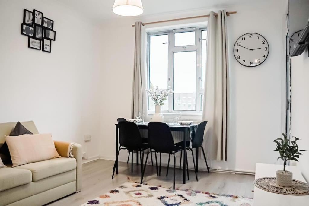 Appartement Spacious 3 Bedroom Flat