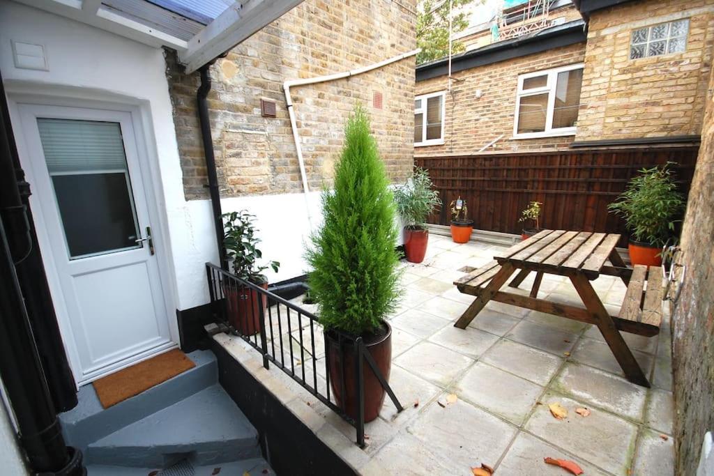 Appartement St 7 - Cosy, Modern Apartment-corbyn St N4 *