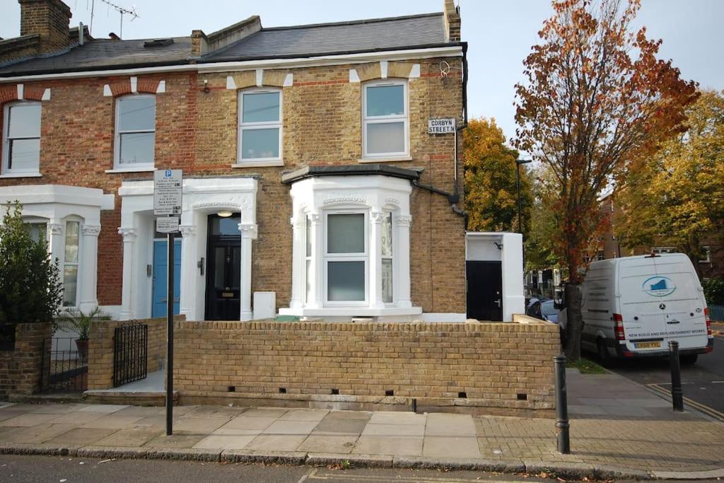 Appartement St 7 - Cosy, Modern Apartment-corbyn St N4
