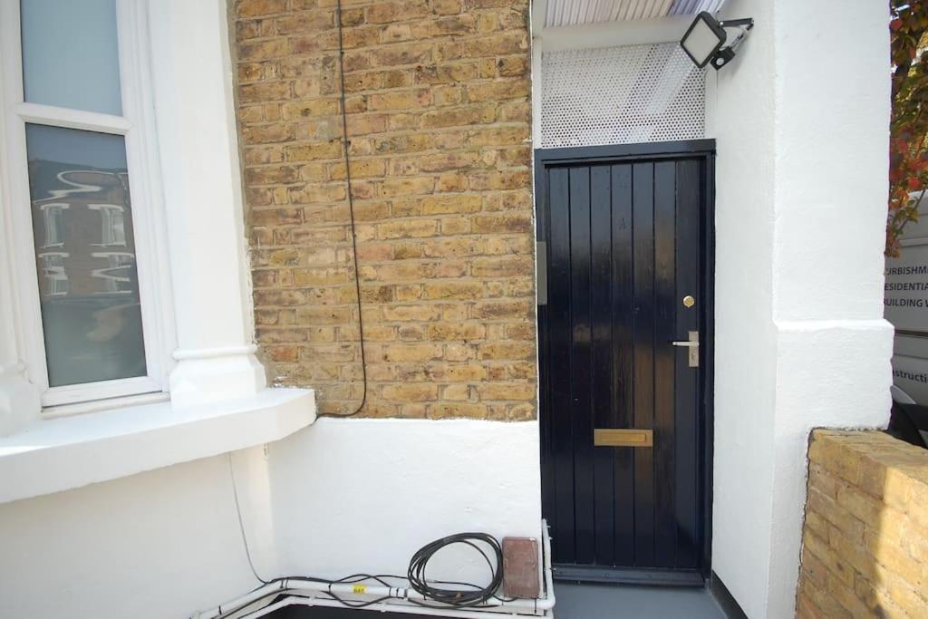 Appartement St 7 - Cosy, Modern Apartment-corbyn St N4 *