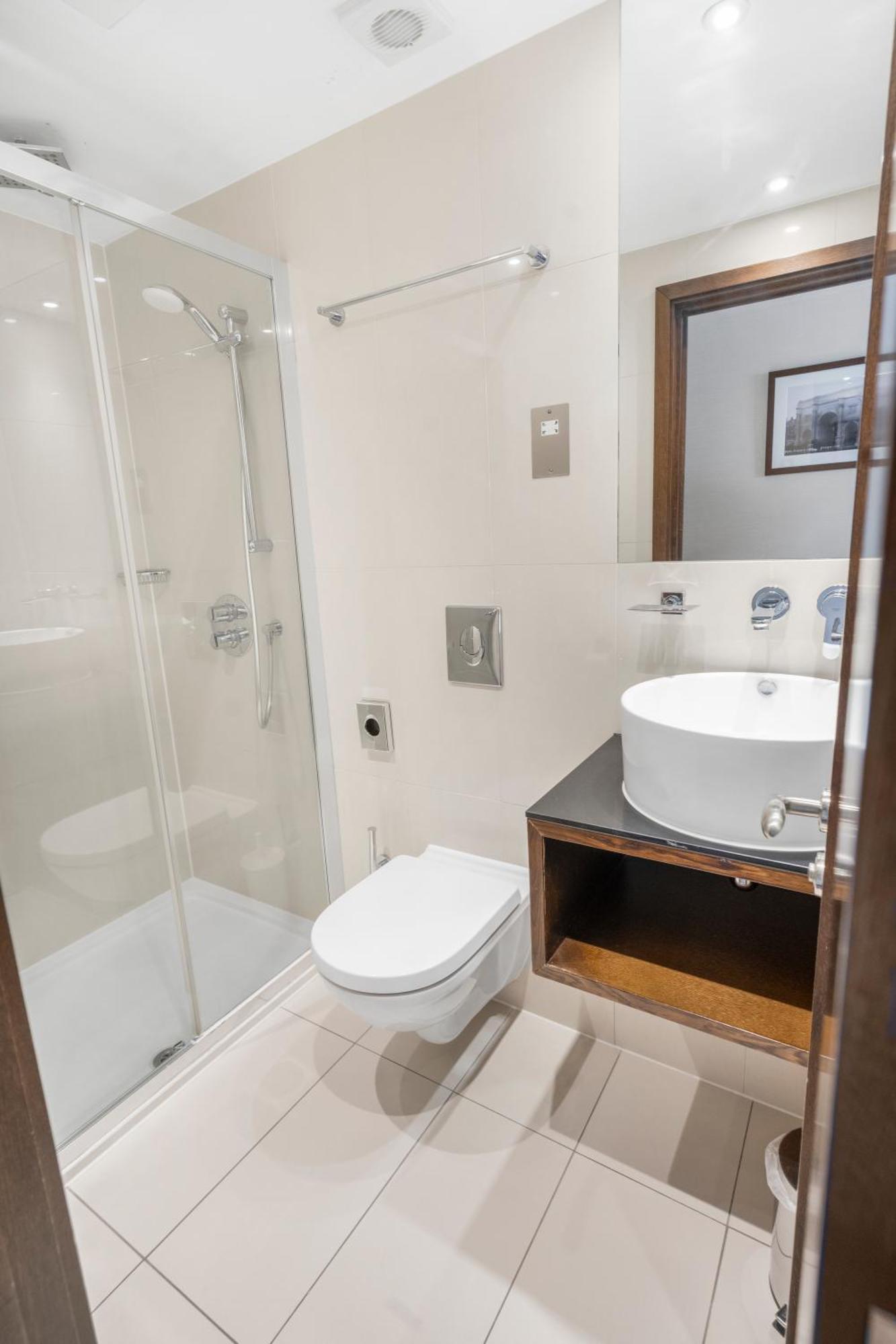 Lha Paddington Hostal *
