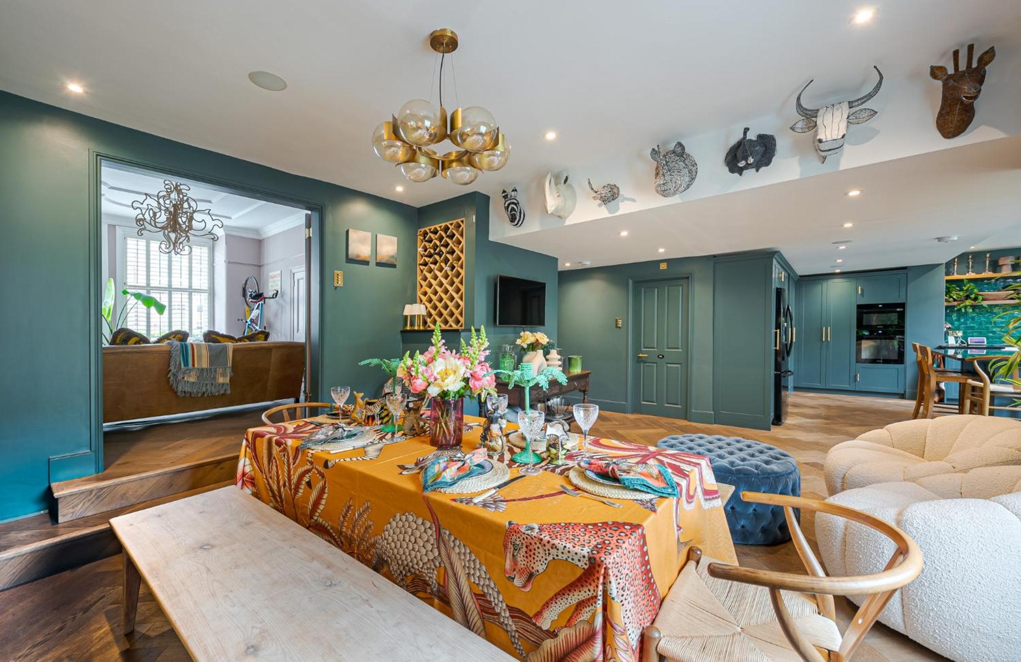 Heaver House - Stunning, Large, 5br House Nr Tube And Tooting Common Villa *
