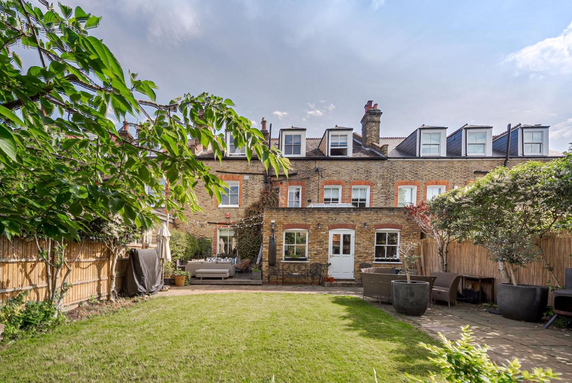 Heaver House - Stunning, Large, 5br House Nr Tube And Tooting Common Villa *