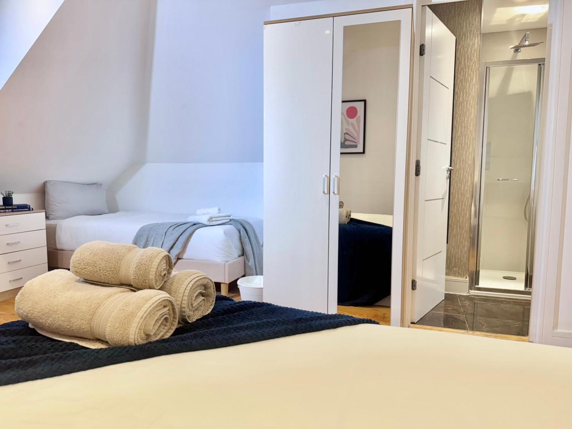 En-suites With Free Parking 30min To