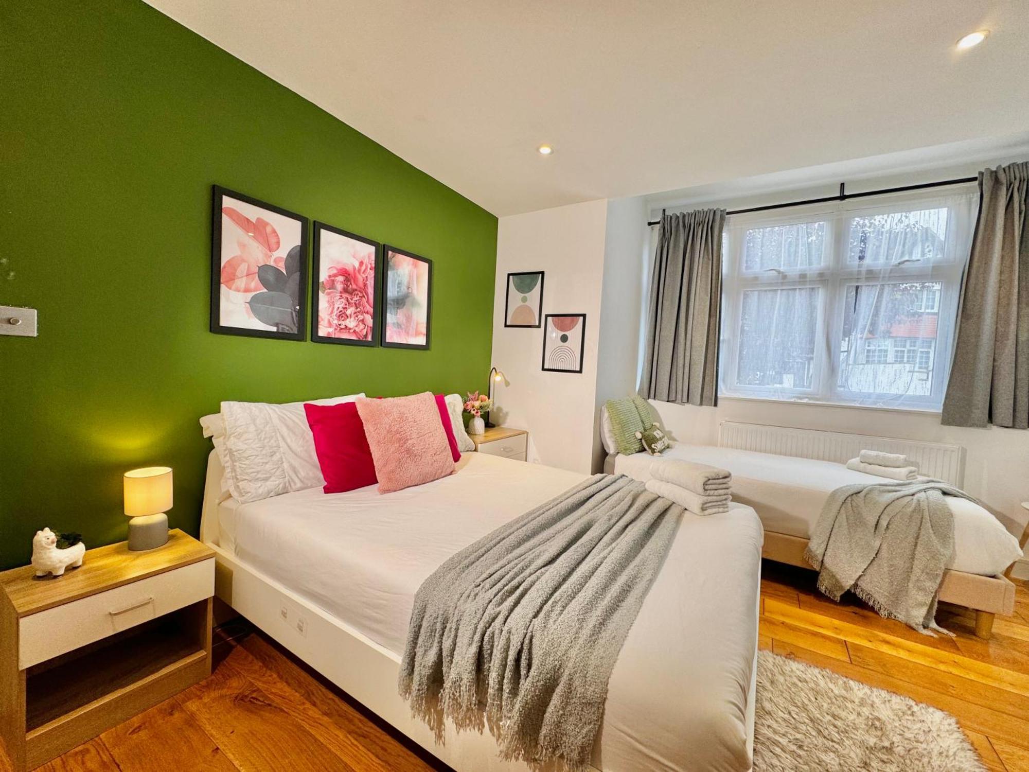 En-suites With Free Parking 30min To Maison d'hôtes