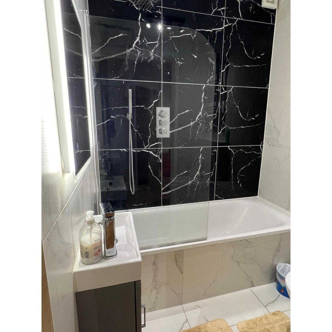 5th Floor Modern Flat Near Edgware Road-f59 Londen