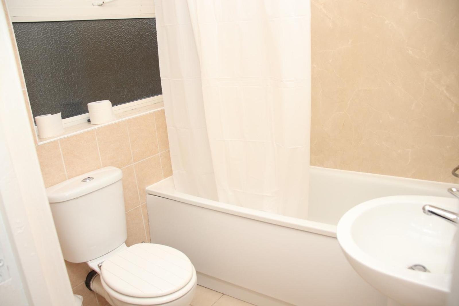 Ideal In Apartment London