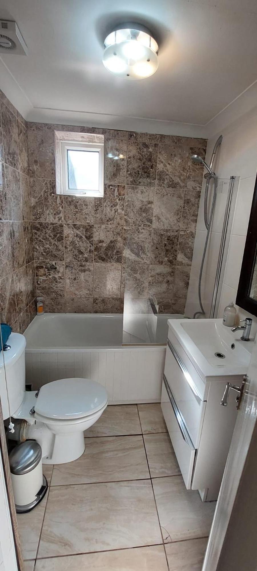 Two Bedroom Flat St Andrews Road Appartement Londres
