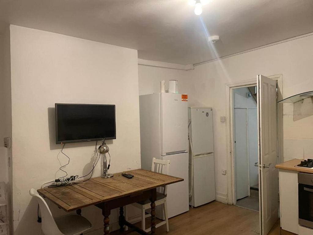 Pensión Balham, South Spacious, Lambert, 6 Available Londres