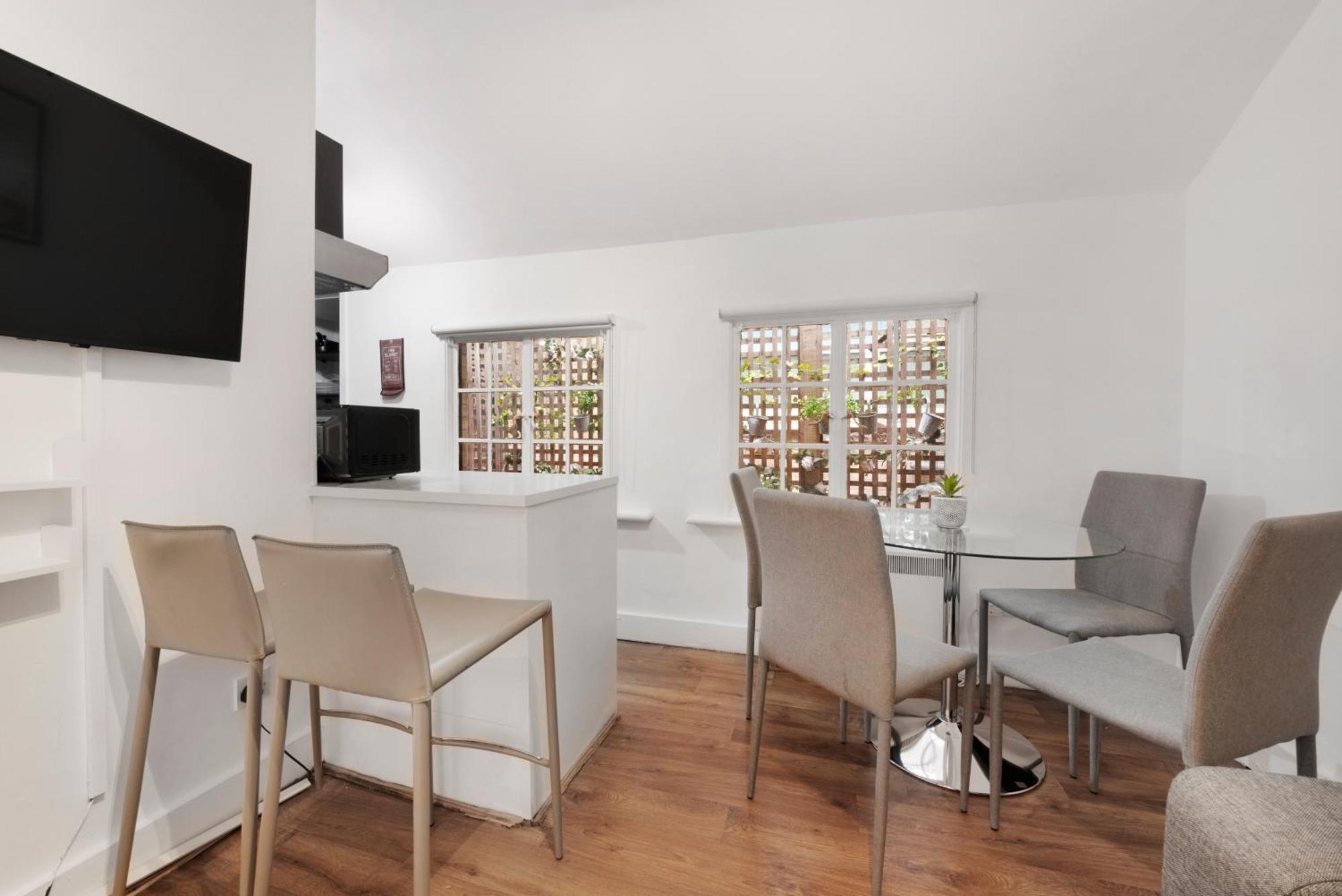 2 Bed Piccadilly 1 Apartment