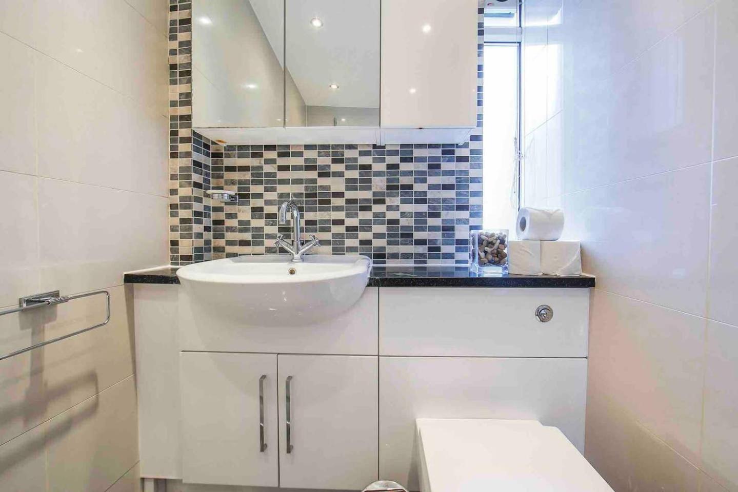 1 Bed Apartment- Marble Arch 4 London