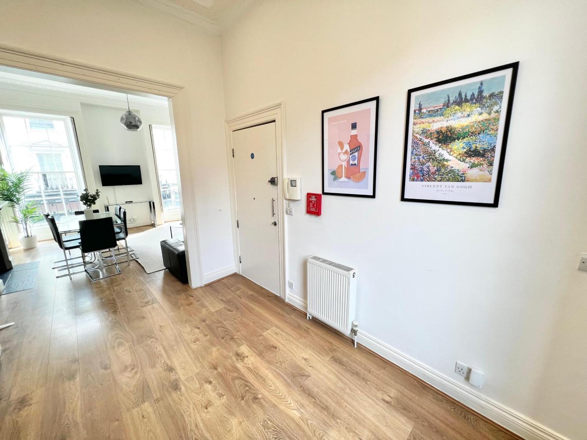 Hyde Park - 1 Bed - B