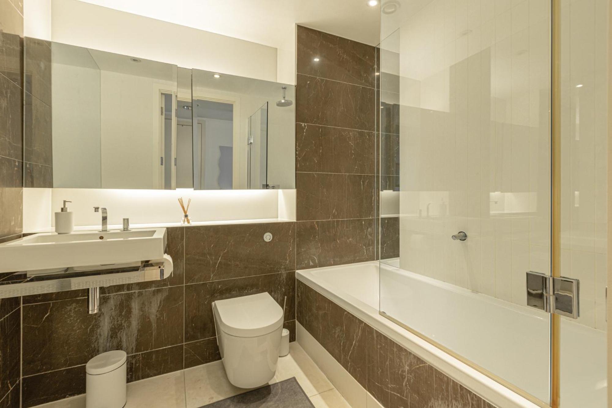 Luxury 1 Bedroom Canary Wharf Couples & Work-friendly Appartement Londres