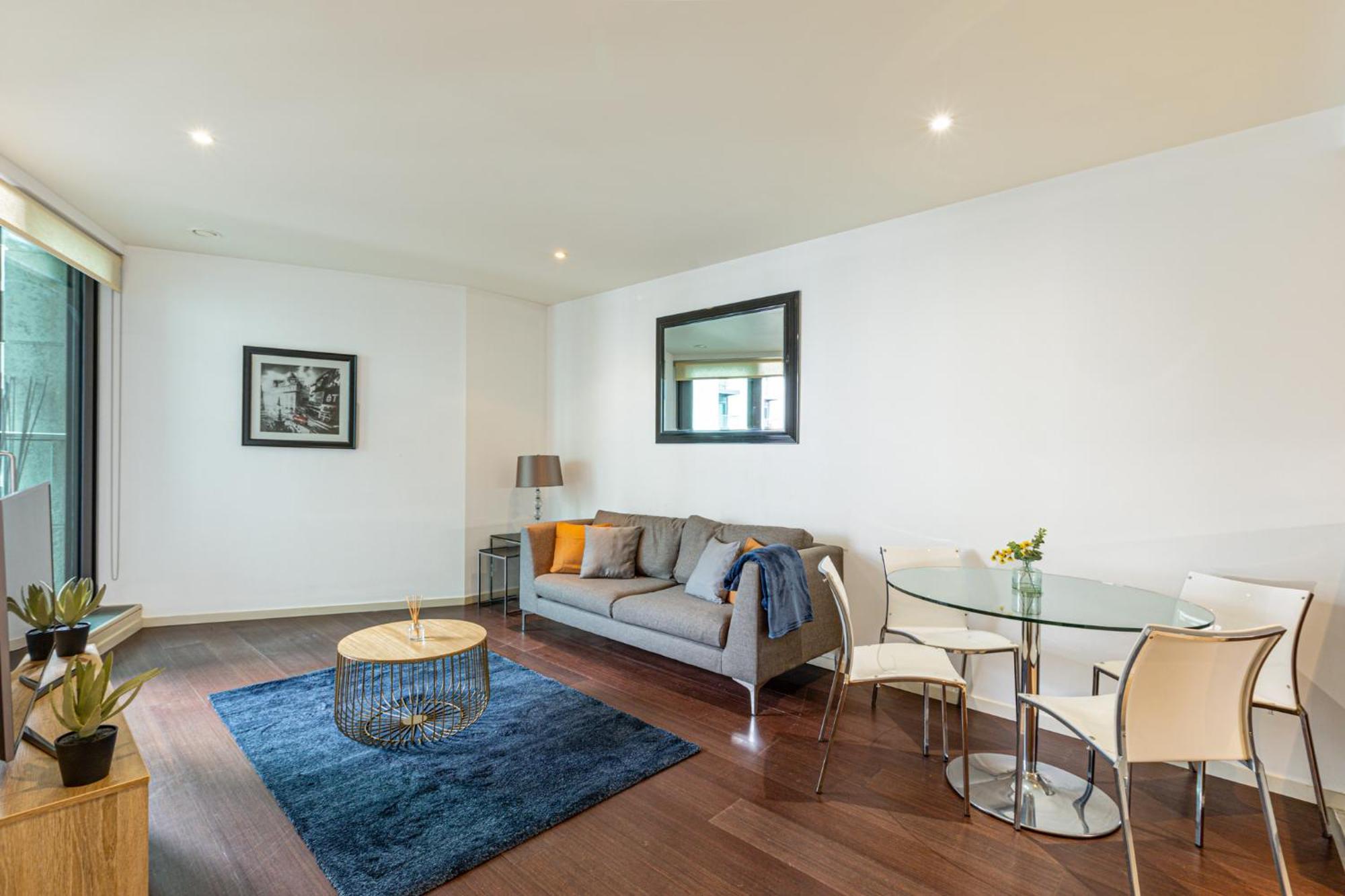 Luxury 1 Bedroom Canary Wharf Couples & Work-friendly Appartement *