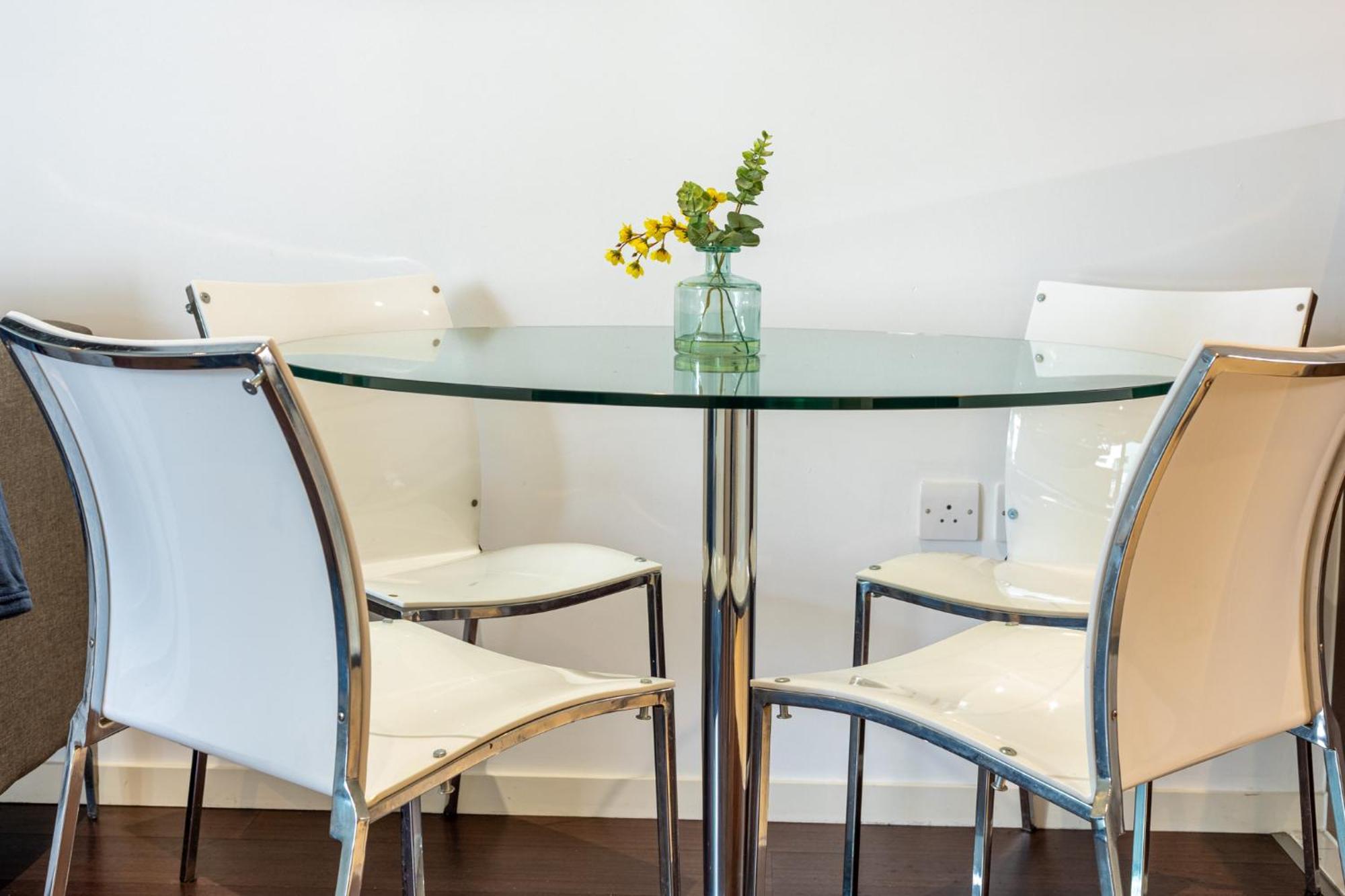 Luxury 1 Bedroom Canary Wharf Couples & Work-friendly Appartement