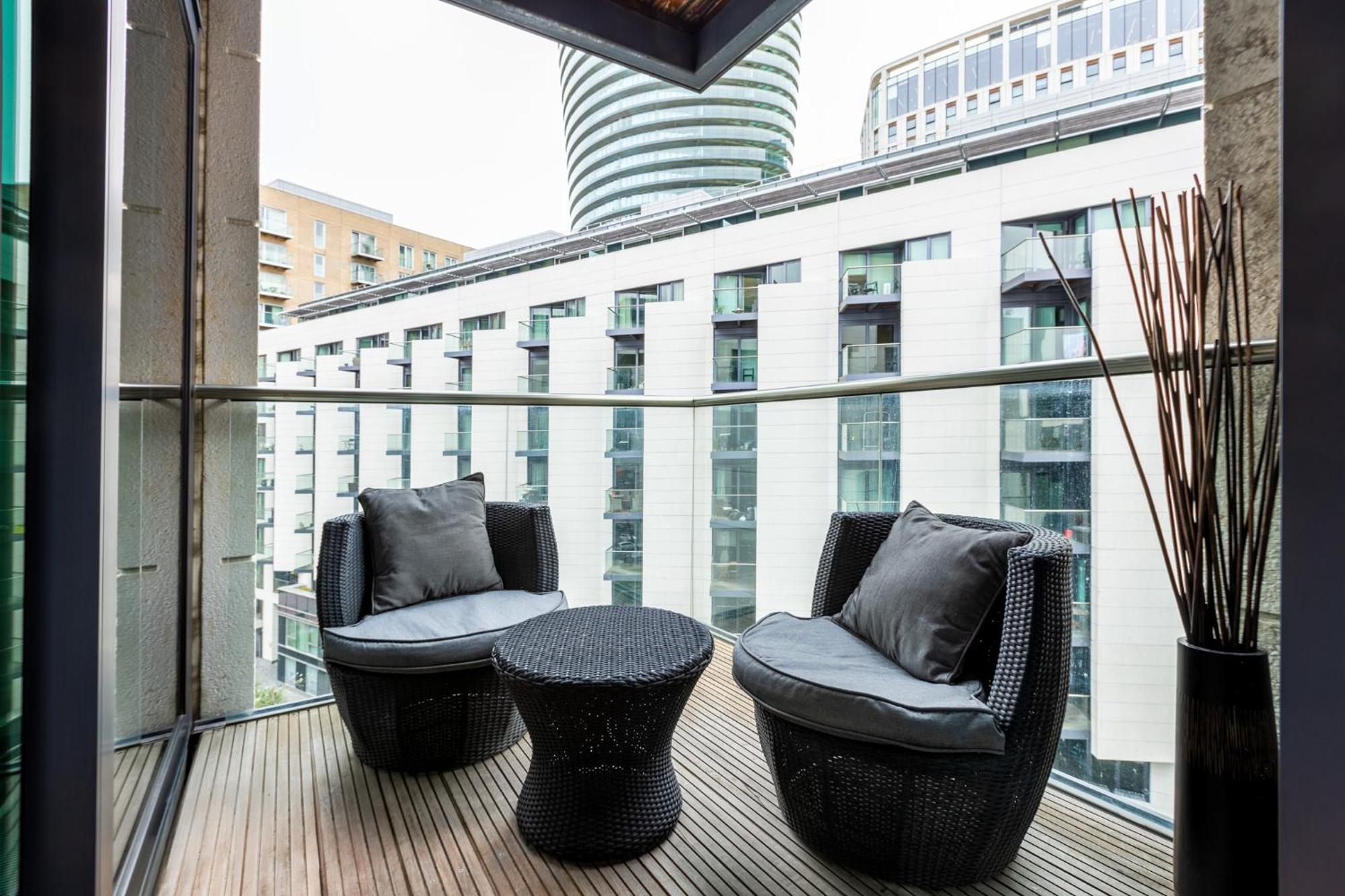 Luxury 1 Bedroom Canary Wharf Couples & Work-friendly Londres