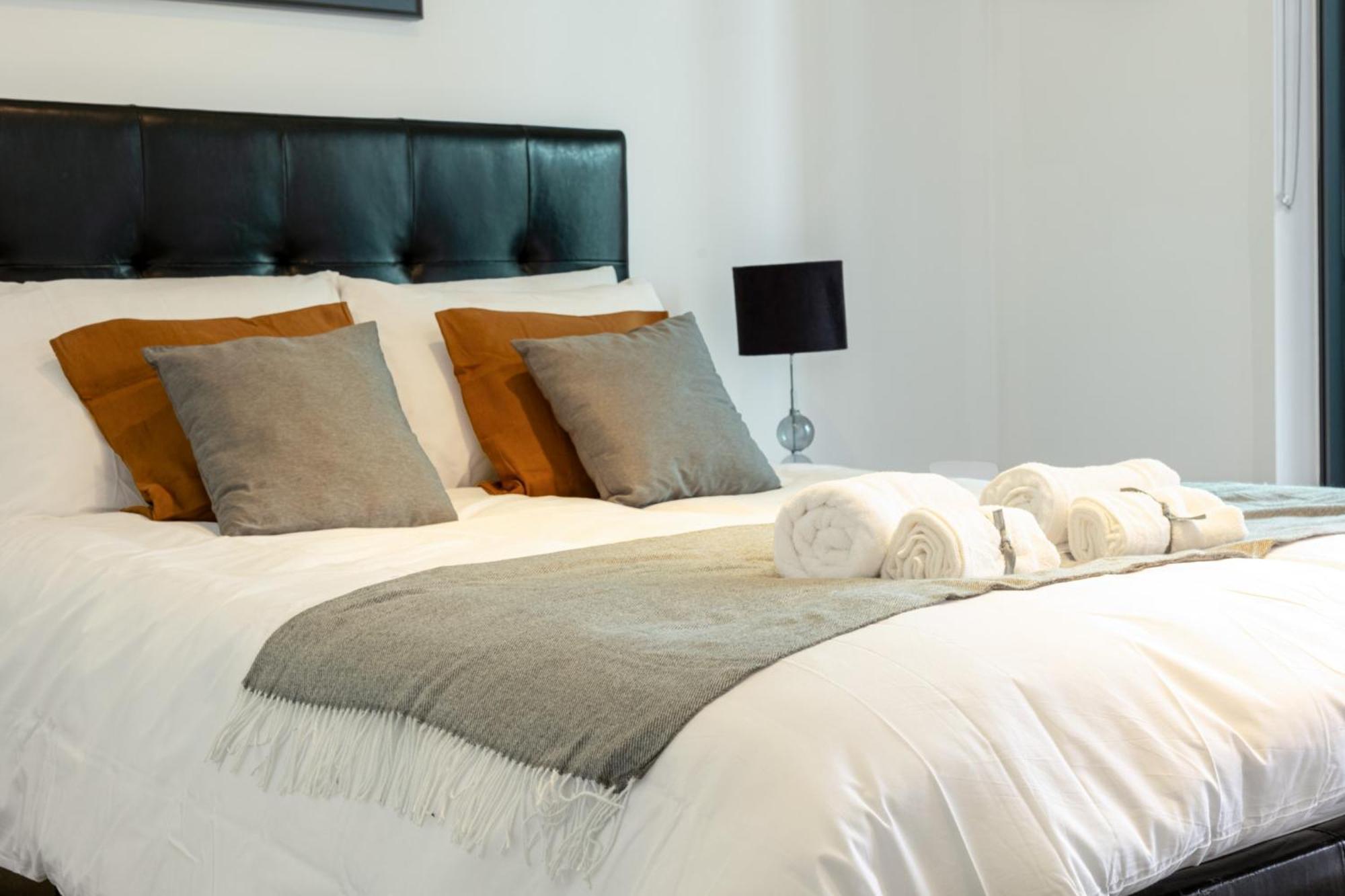 Luxury 1 Bedroom Canary Wharf Couples & Work-friendly Appartement Londres