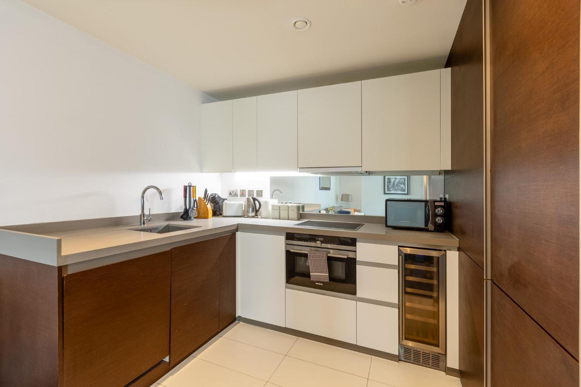 Luxury 1 Bedroom Canary Wharf Couples & Work-friendly Londres