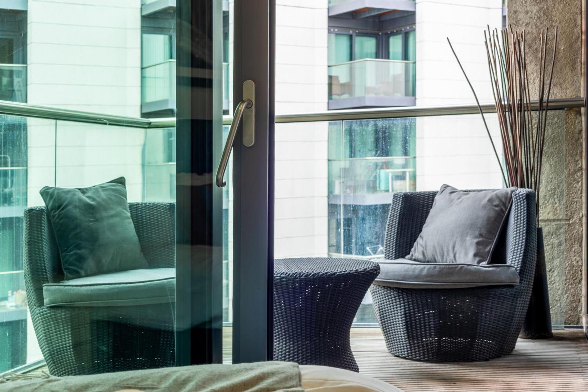 Luxury 1 Bedroom Canary Wharf Couples & Work-friendly Londres