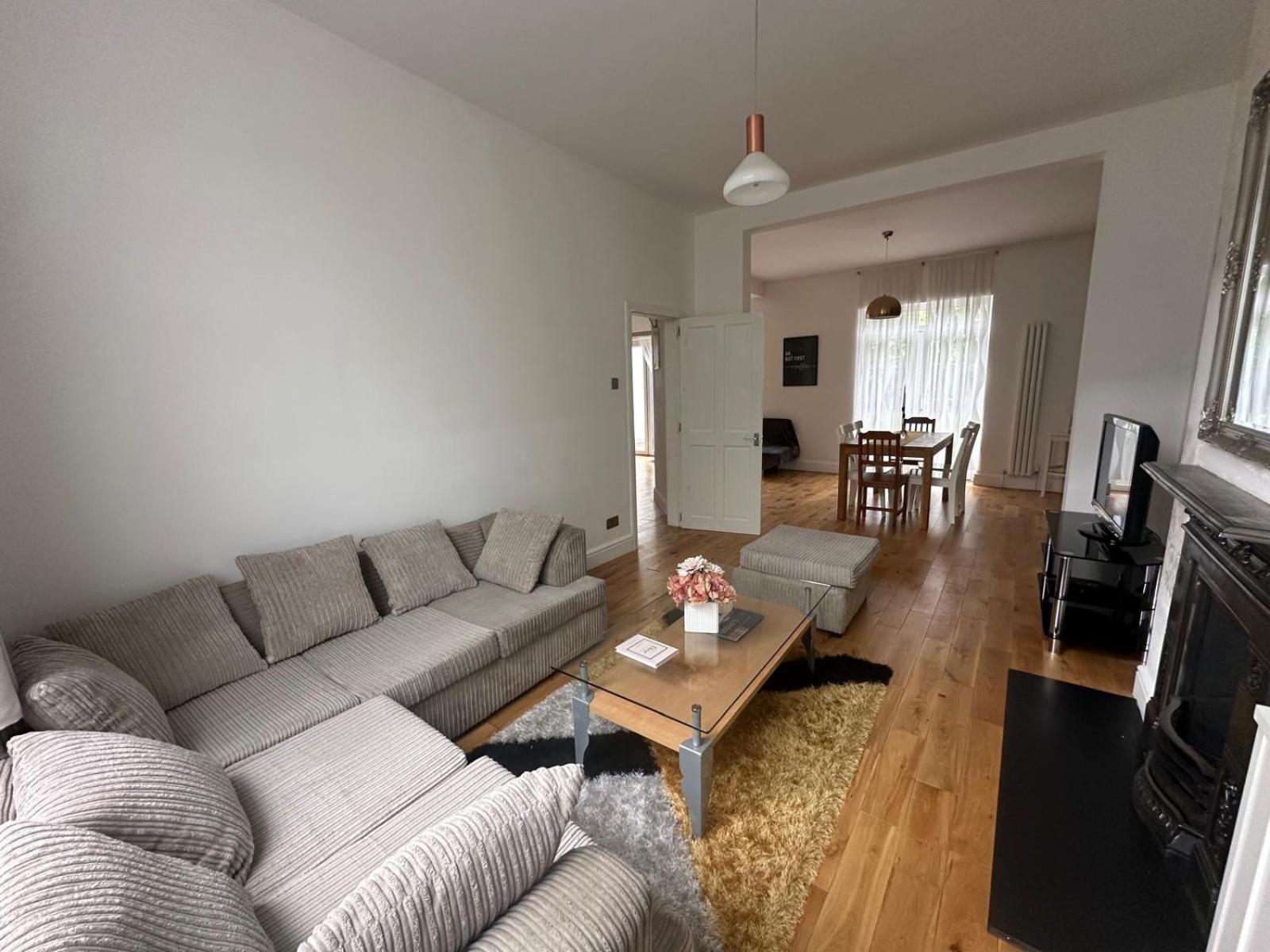 Luxurious Living 4 Bedroom Hébergement de vacances *