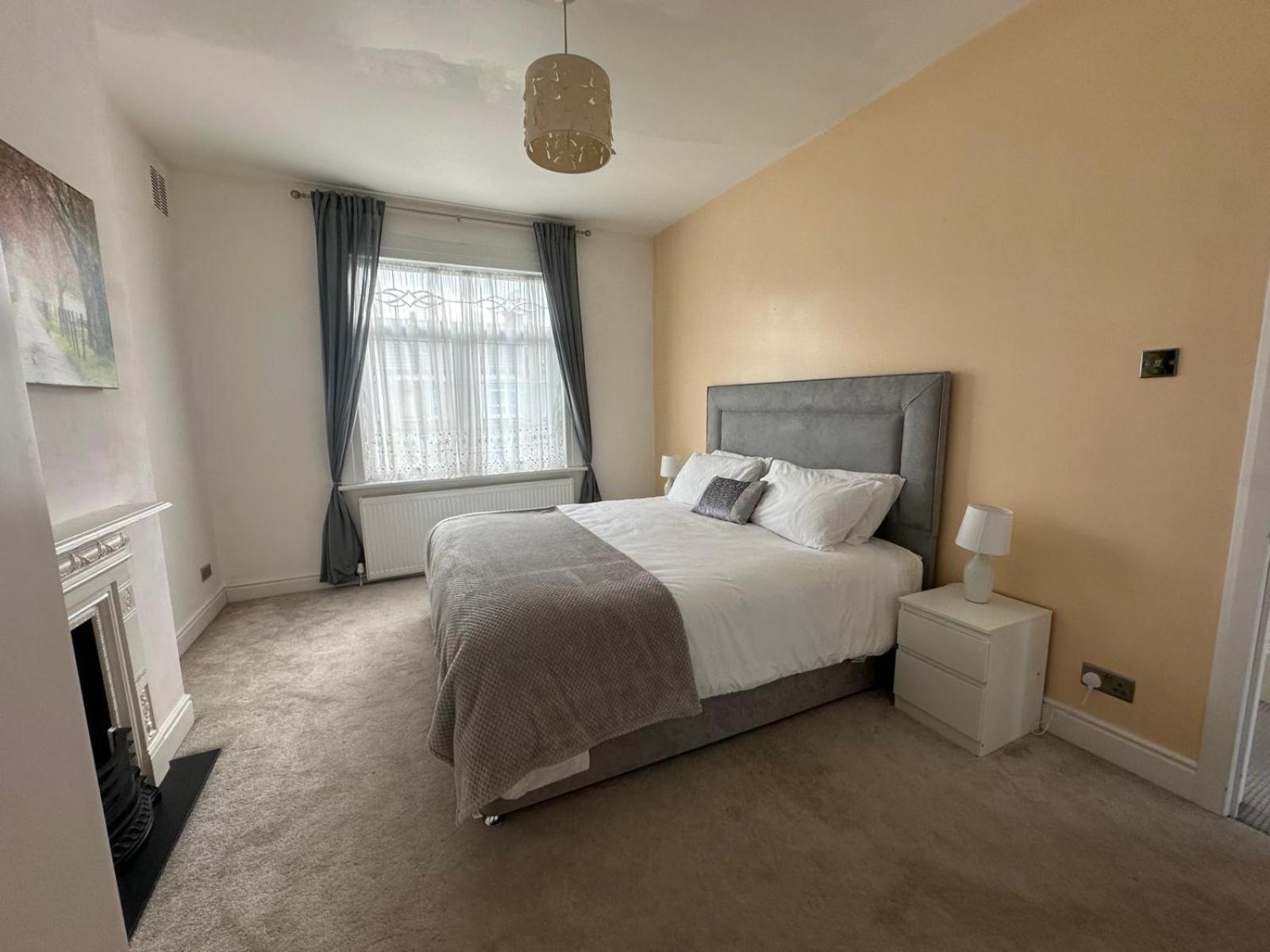 Luxurious Living 4 Bedroom Hébergement de vacances