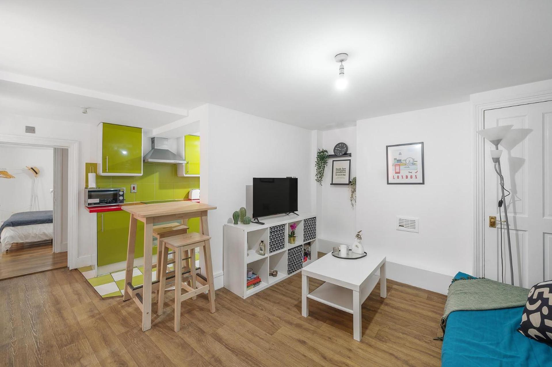 Flat Offers Superb Transport Connections Appartement