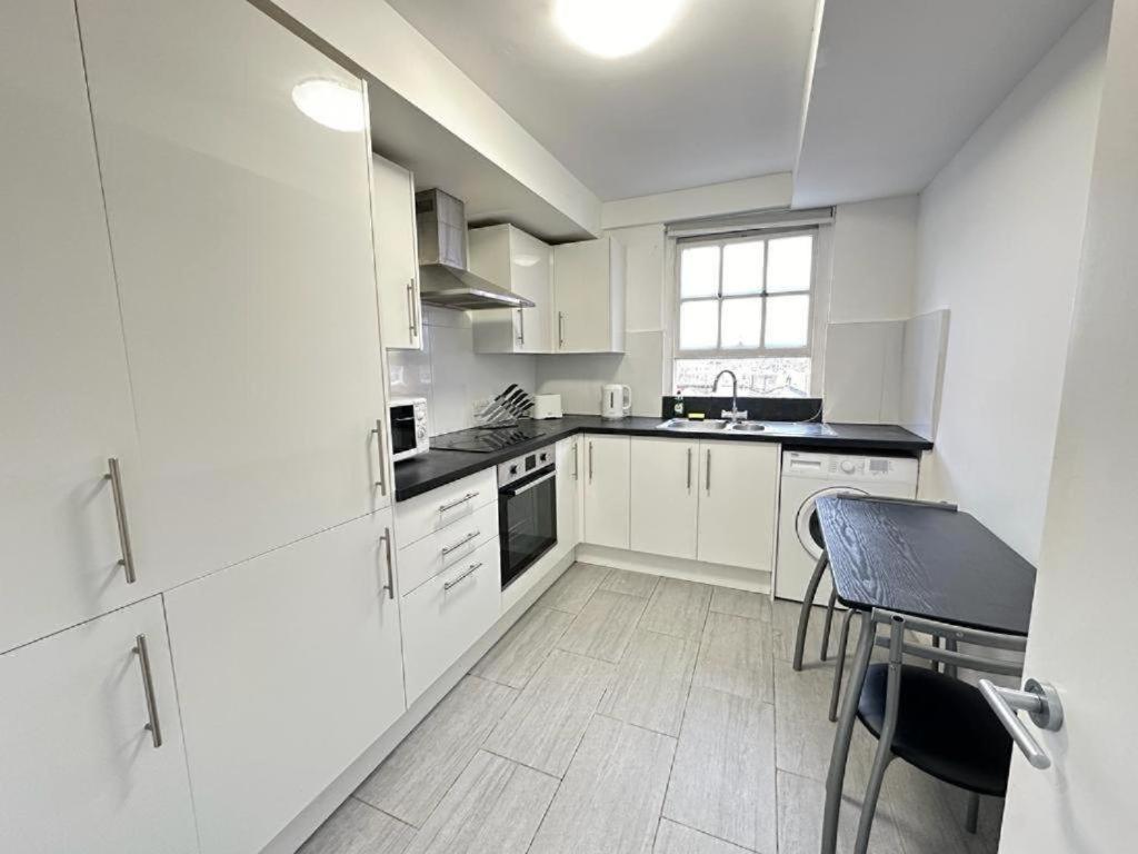Cozzy Hyde Park On Edgware Road * London