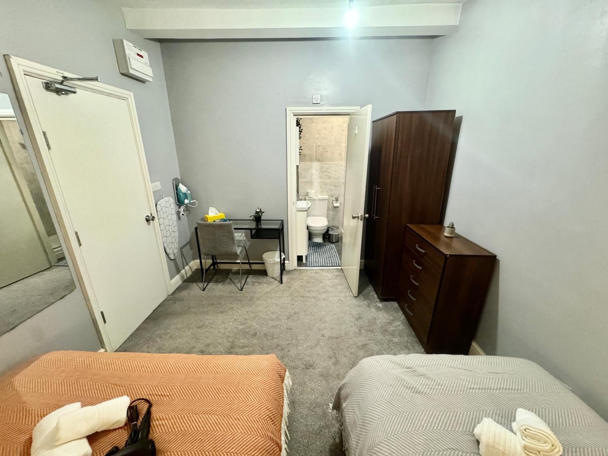 Modern En-suite By Finsbury Park Station 8 Mins To King's Cross By Tube Séjour chez l'habitant