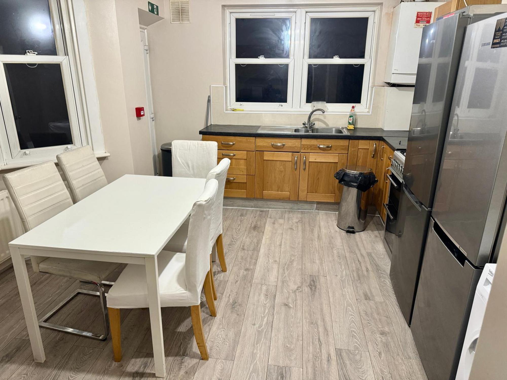 Modern En-suite By Finsbury Park Station 8 Mins To King's Cross By Tube Séjour chez l'habitant