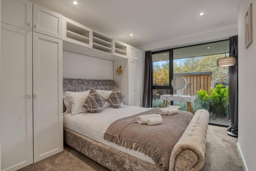 3-bed, 2-bath Wembley With Free Parking * London