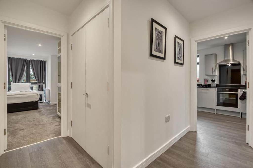 3-bed, 2-bath Wembley With Free Parking *
