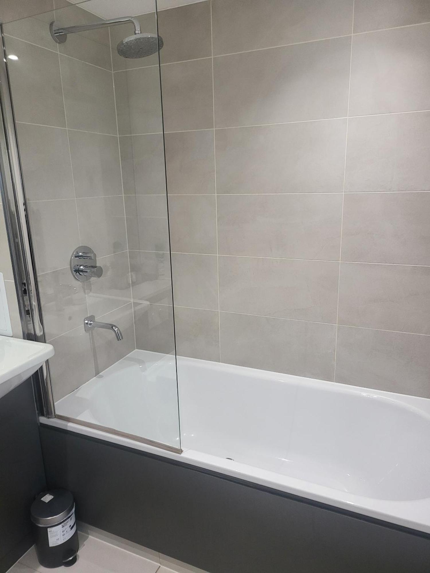 Kayz Lodge- Luxury Ensuite-private & Shared In A New House At The Olympic Village Overlooking Stratford Westfield And Tube Station Alojamento de Turismo Selvagem