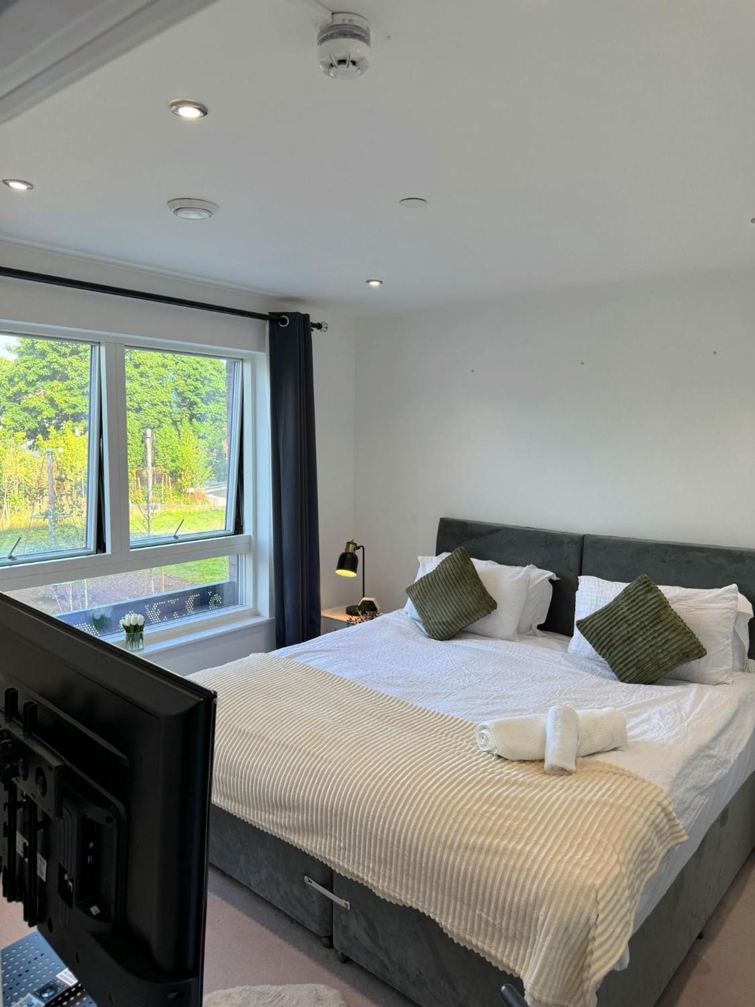 Alojamento de Turismo Selvagem Kayz Lodge- Luxury Ensuite-private & Shared In A New House At The Olympic Village Overlooking Stratford Westfield And Tube Station Londres