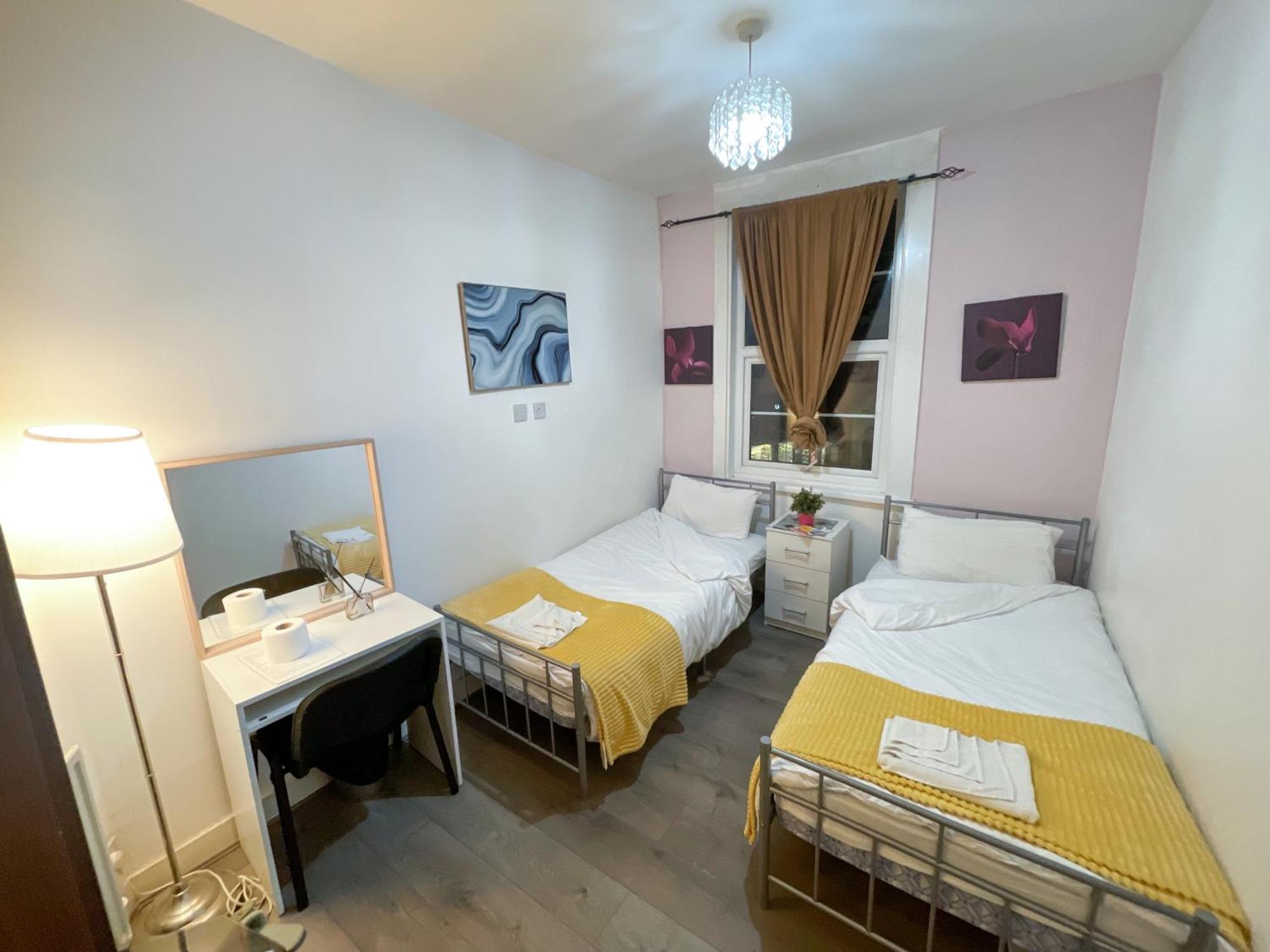Gasthof At Kilburn, Seconds Away From Tube Station London