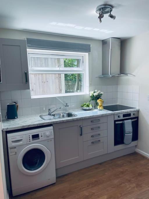 Ivy Two Bedroom & Garden In Temple Fortune Appartement *