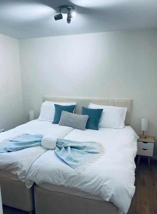 Ivy Two Bedroom & Garden In Temple Fortune Apartamento Londres