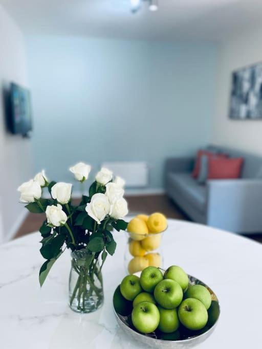 Ivy Two Bedroom & Garden In Temple Fortune * Londres