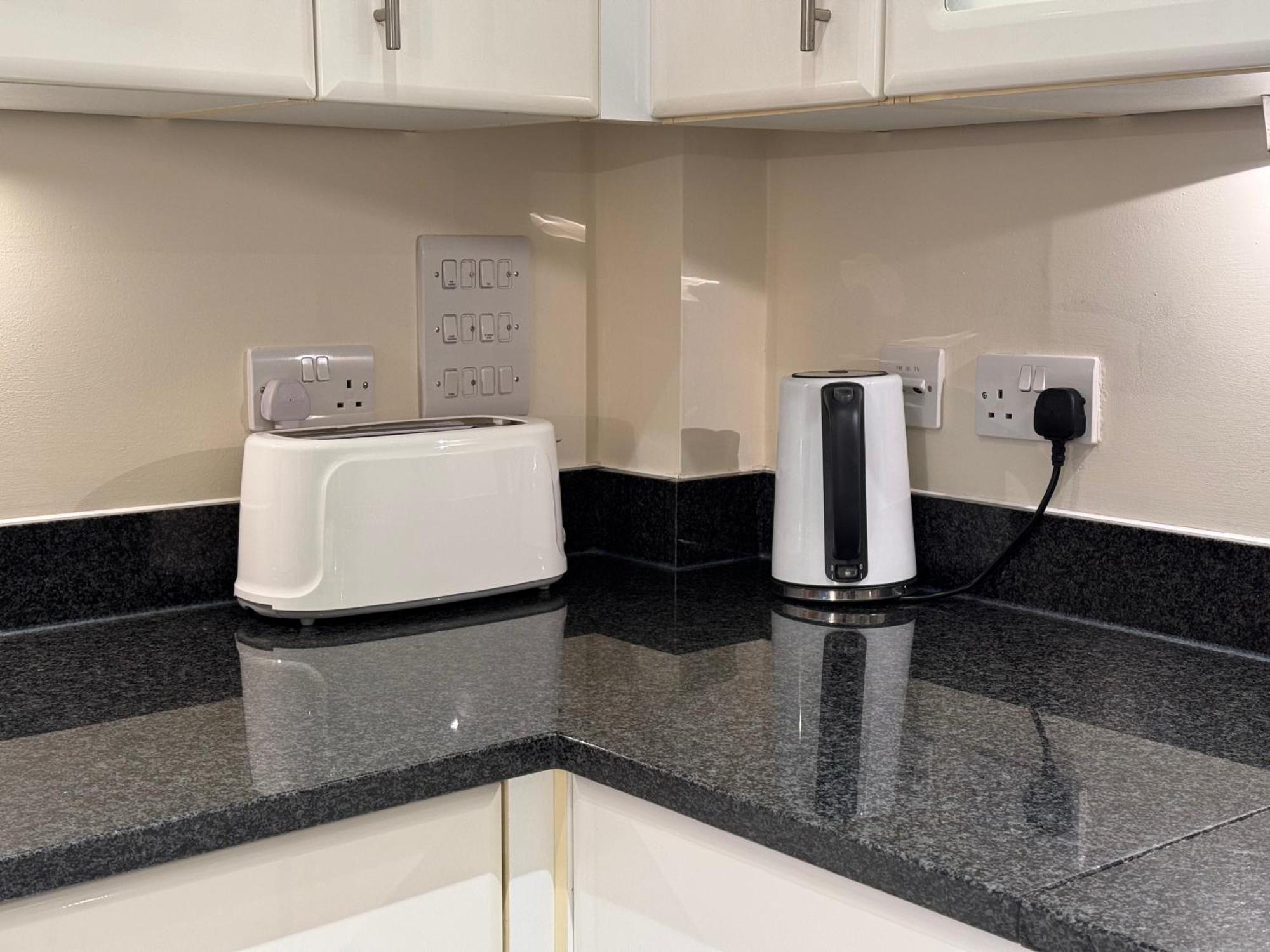 Two Bed Flat In Wimbledon