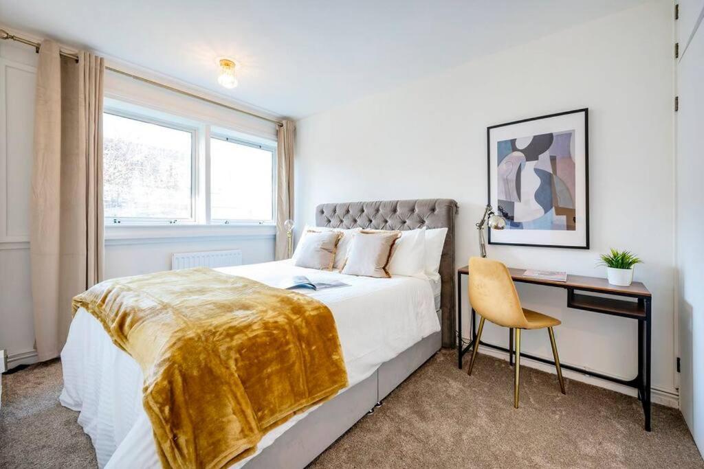 Beautiful 3-bed House-the Centre *